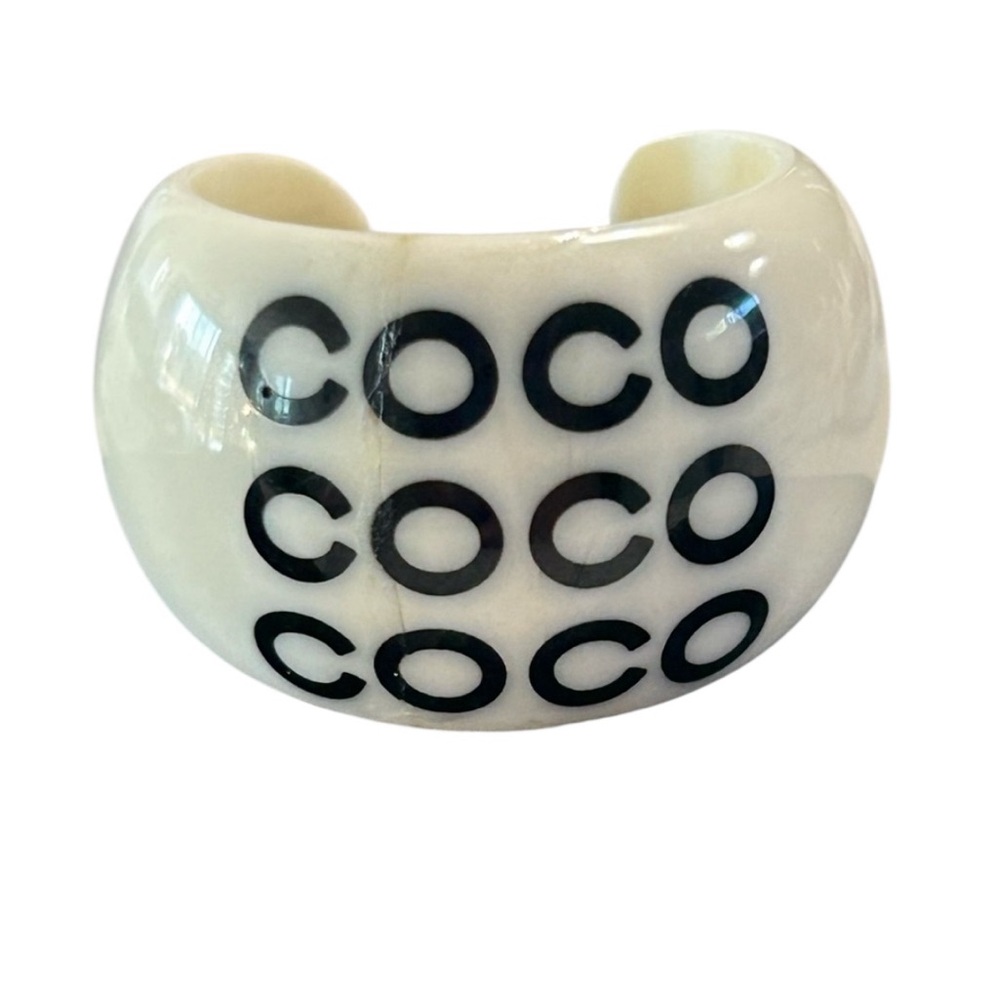CHANEL Coco logo White & Black Ring Authentic